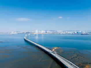 Connecting the Future A of the City Across the Sea  <!-- Not Allowed Tag Filtered --><Bridge Cons (사진)