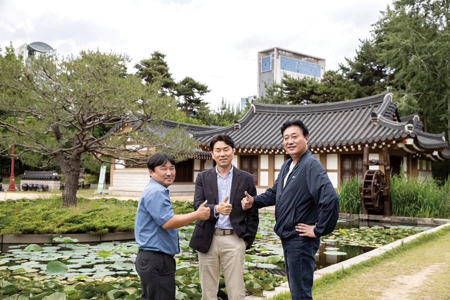 The Key Players of IFEZ<!-- Not Allowed Tag Filtered --><Park Operations Team> (사진)