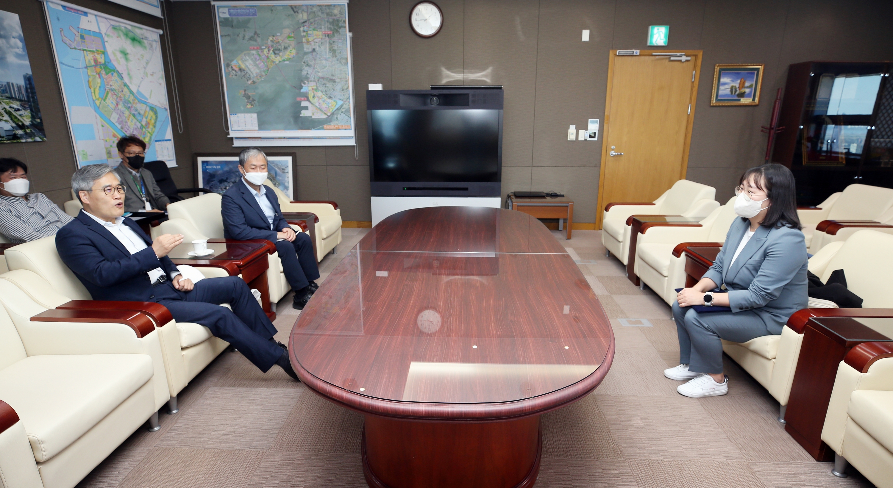 (221019)외국인 법률상담 위원 위촉(5038)-3000px