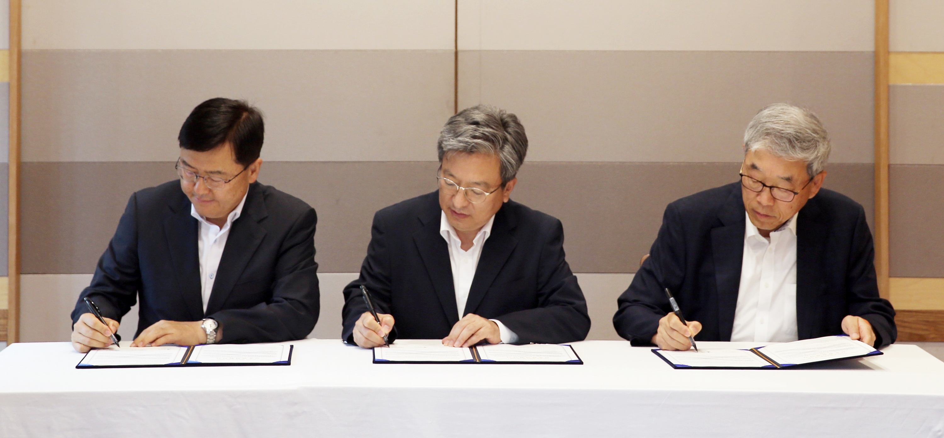 (200629)스타트업 파크 업무협약 체결(1385)-3000px