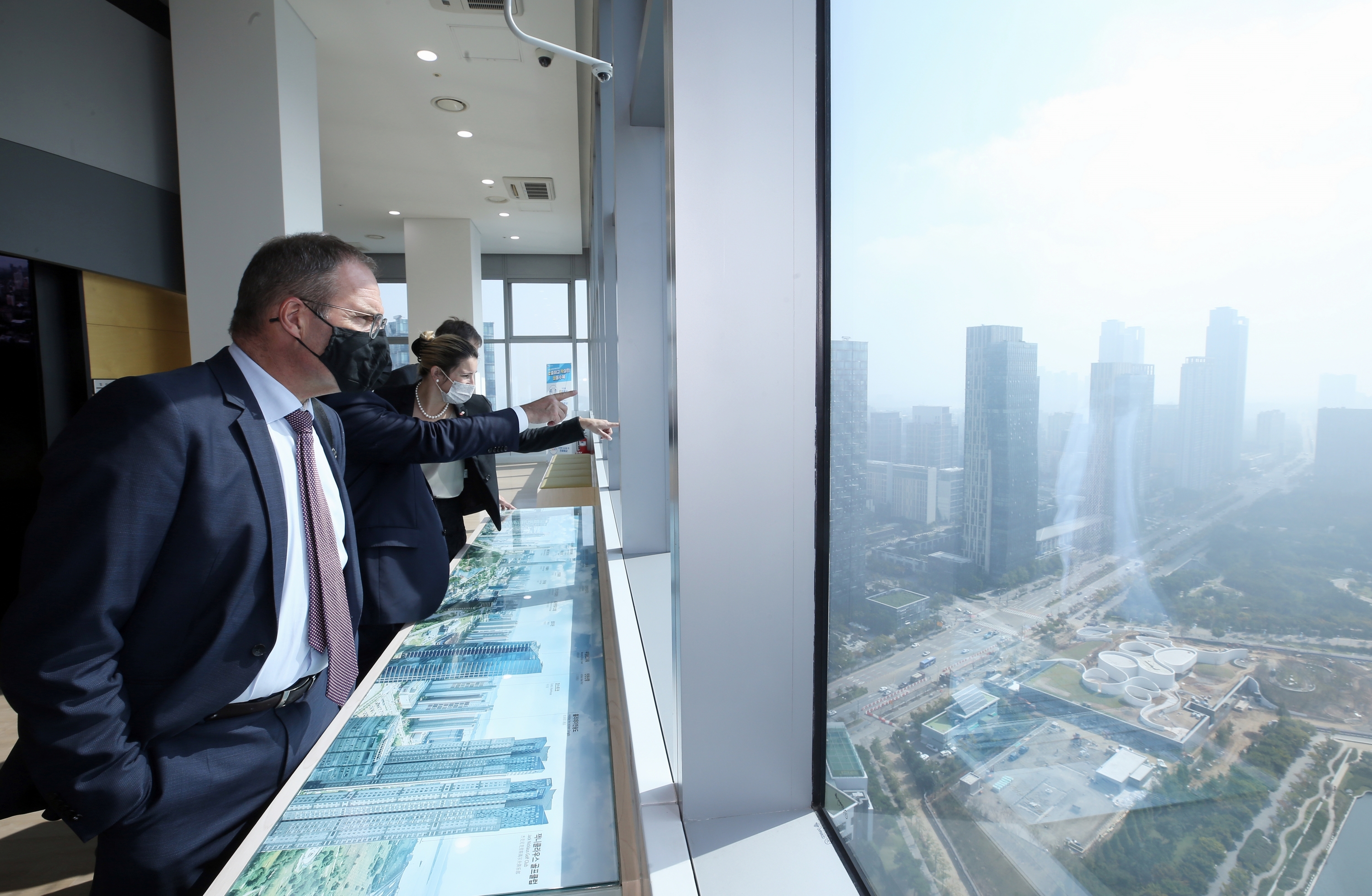 (220929)바젤투자청 대표단 방문(8929)-3000px