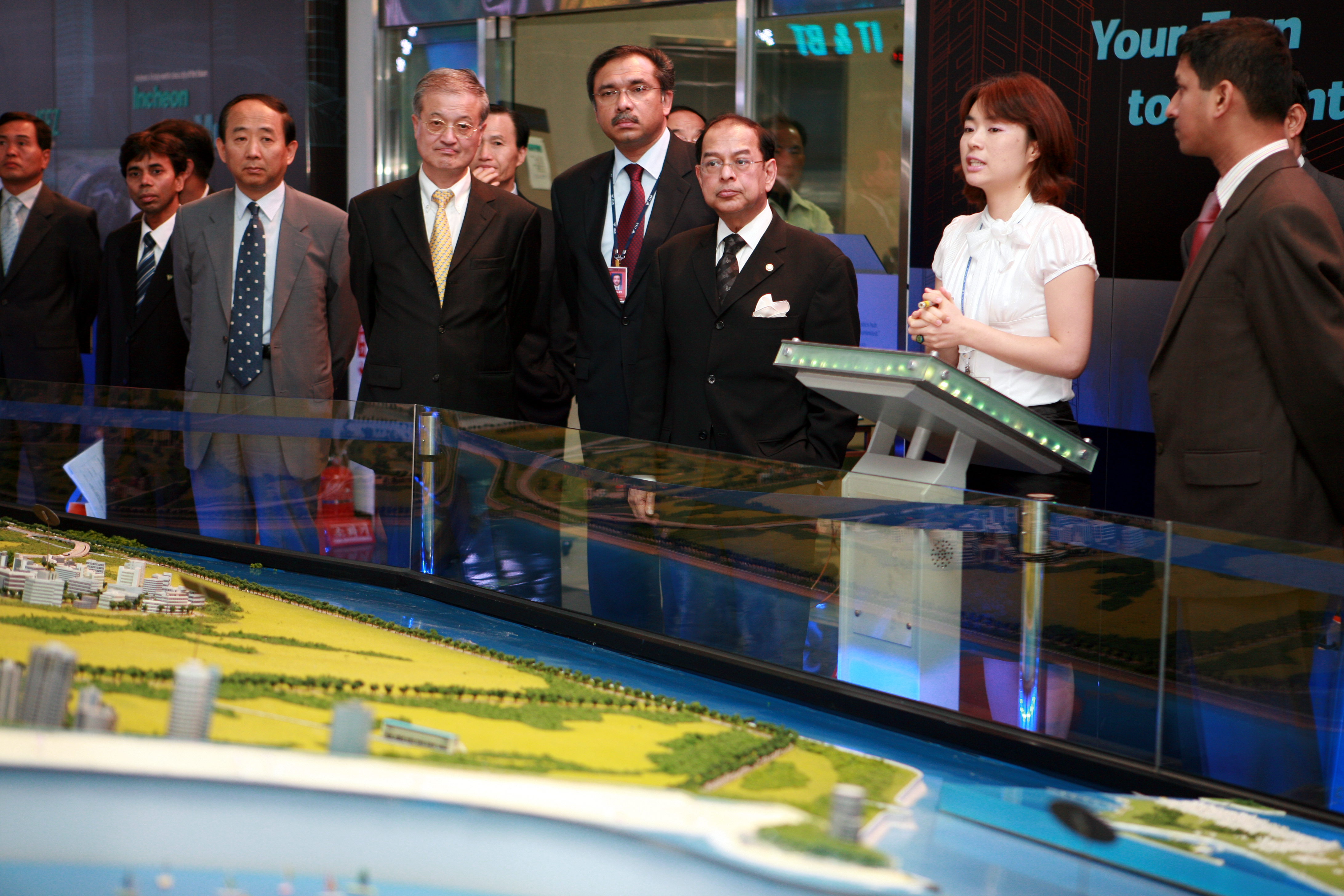 (070606)방글라데시 외무부장관 일행 IFEZ 방문(038274)-원본