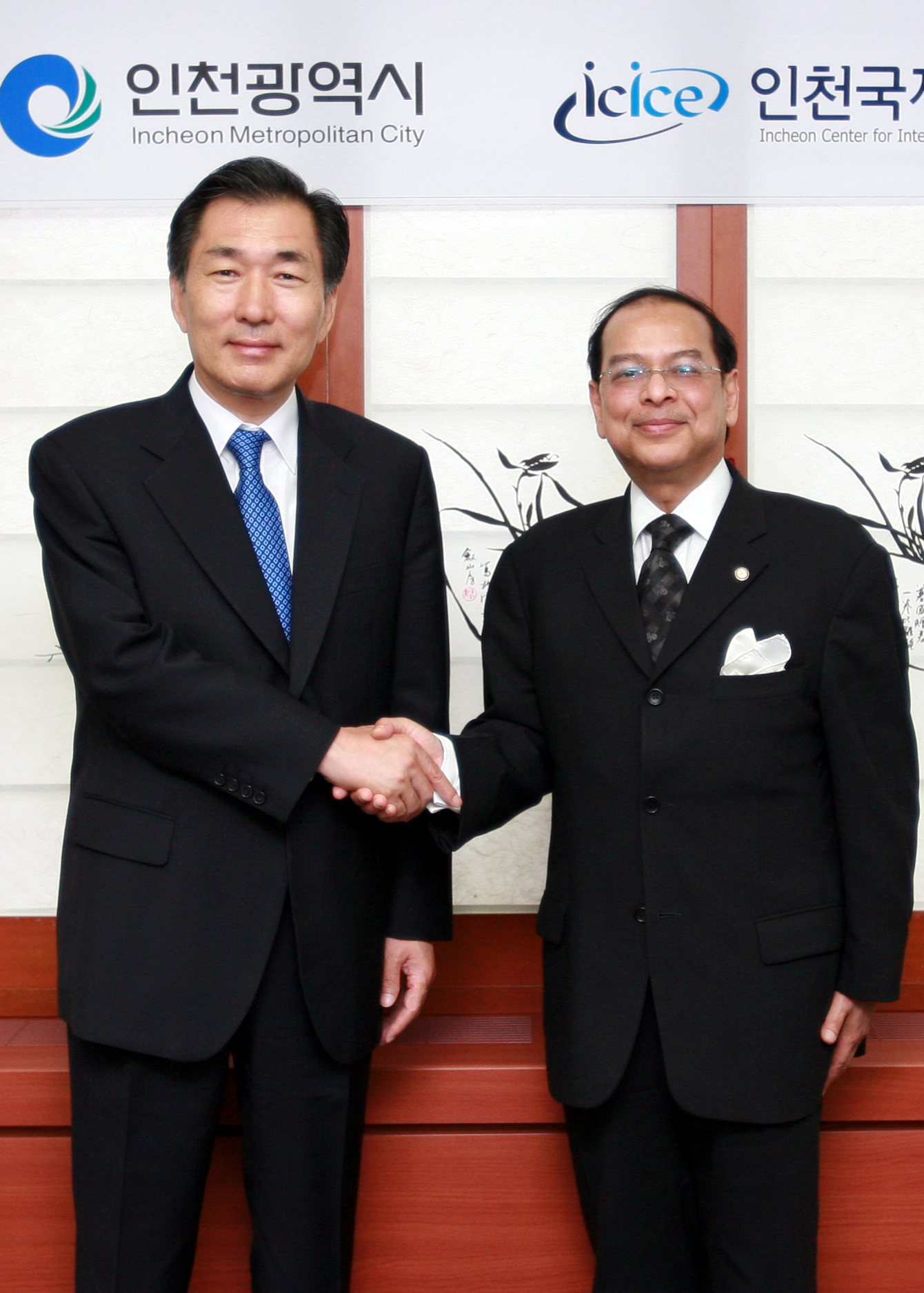 (070606)방글라데시 외무부장관 일행 IFEZ 방문(038277)-원본