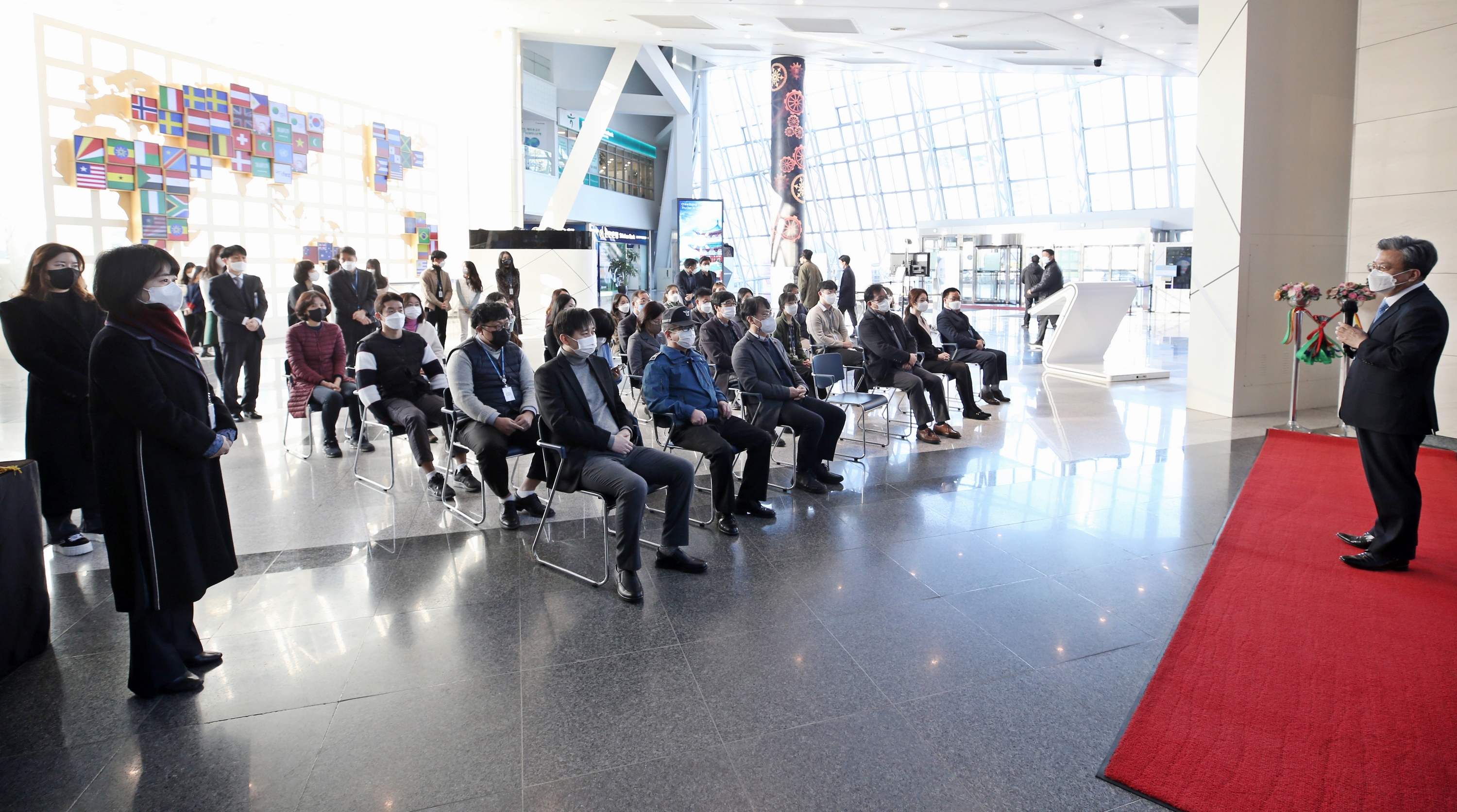 (211230) G타워 휴게공간 오픈 기념식(8425)-3000px