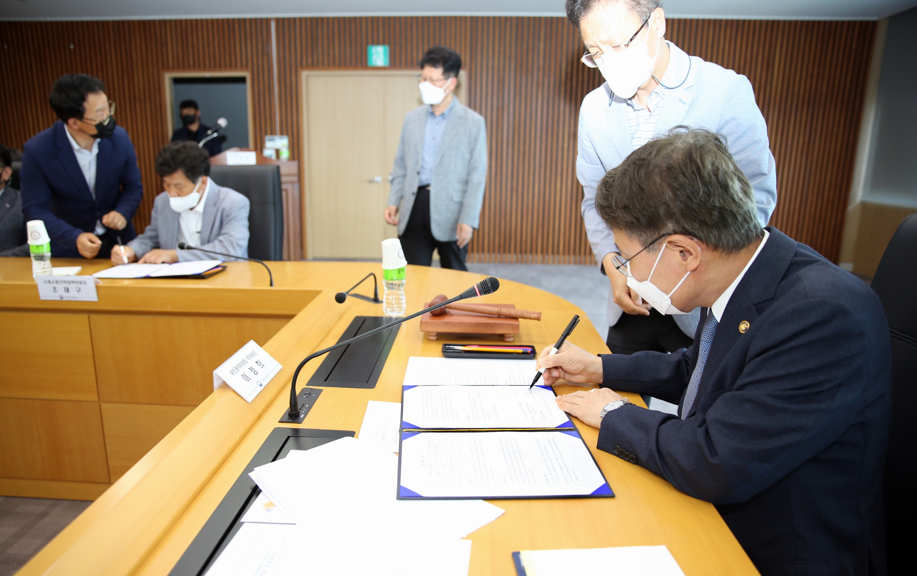 (220519)어민지원대책용지 분할 요구 집단민원 현장 조정회의(7425)-3000px