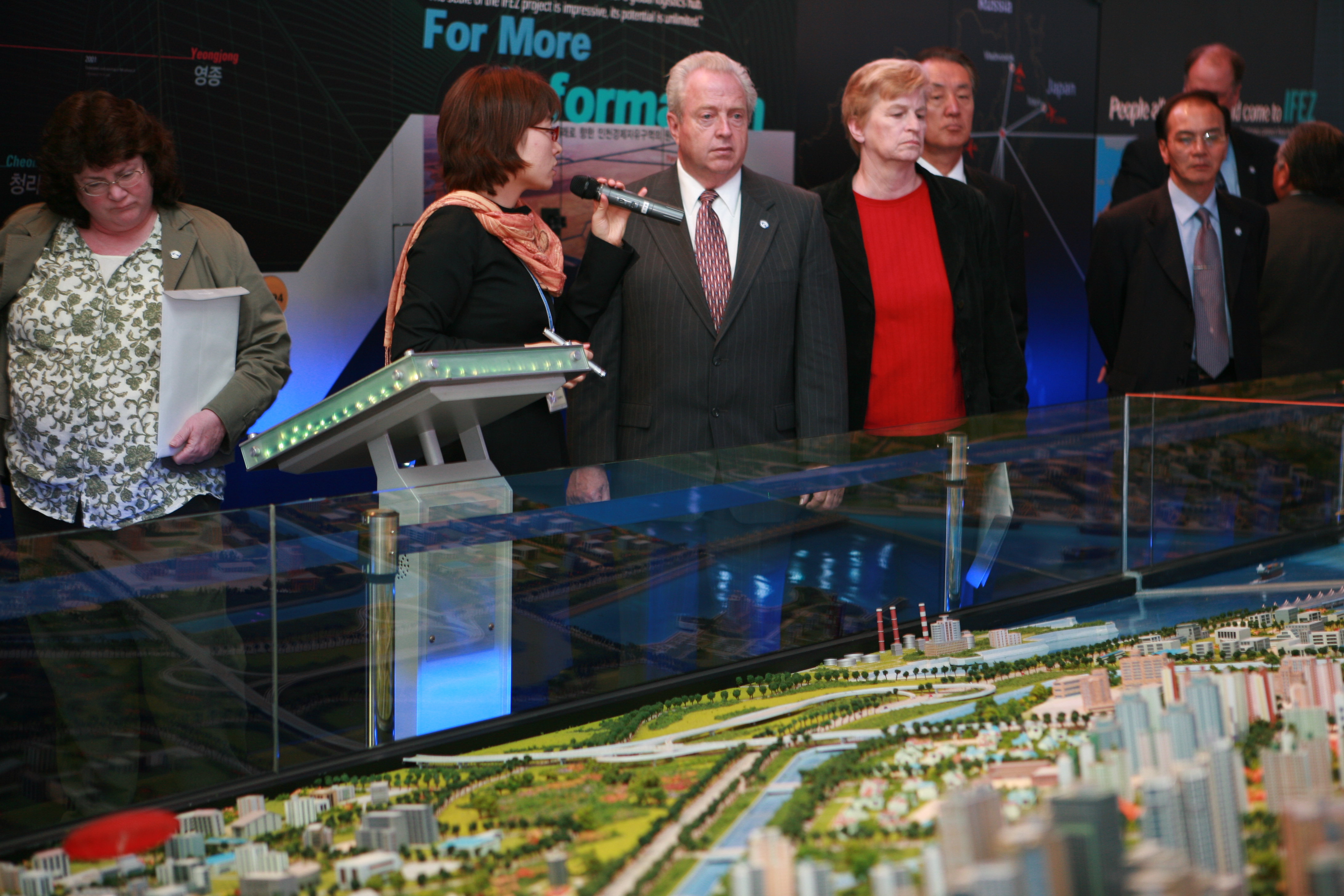 (070413)Garden Grove 시장 일행 IFEZ 방문(025561)-원본