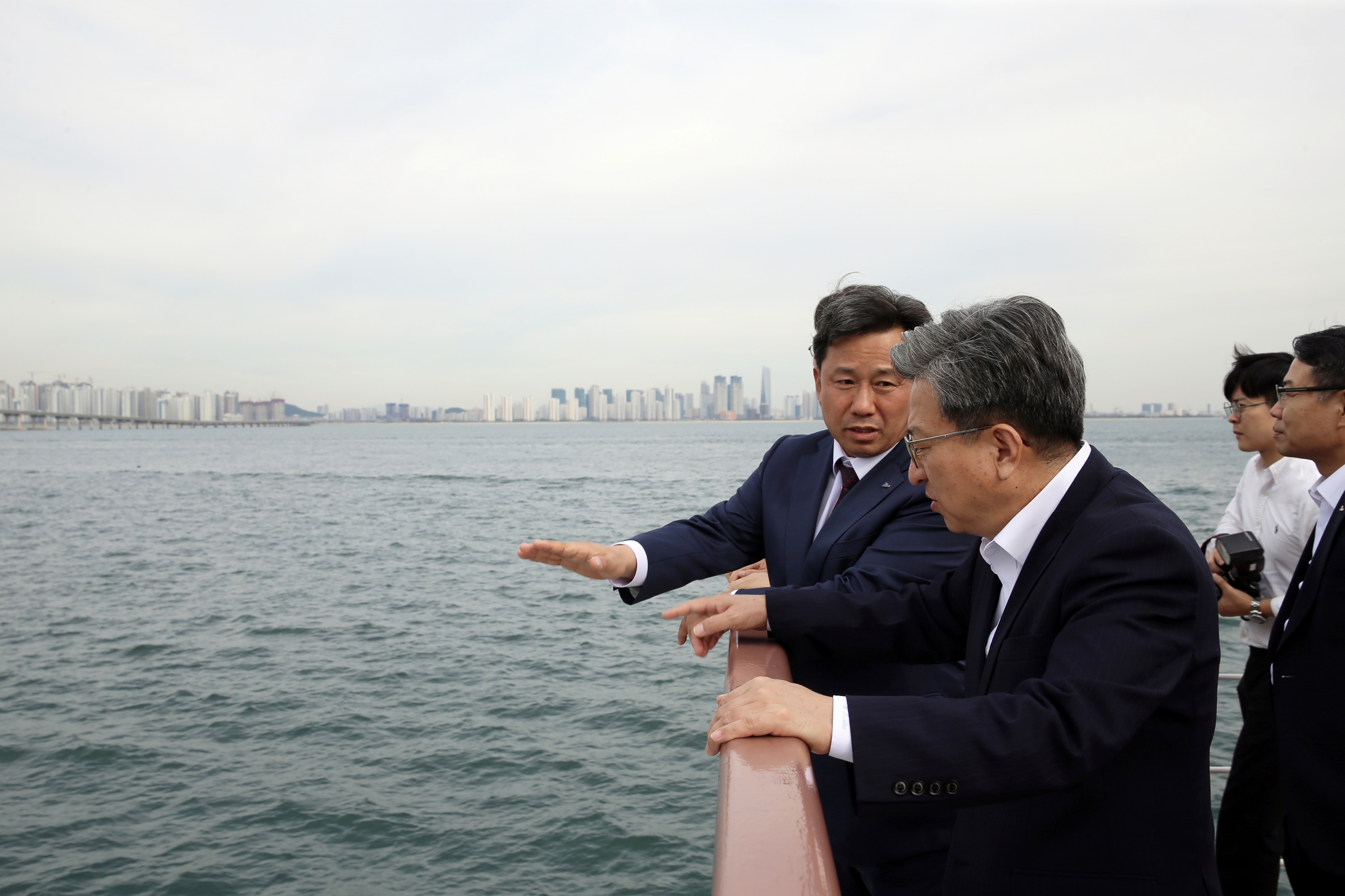 (190926)공동투자유치협의체 구성 협약(1743)-3000px