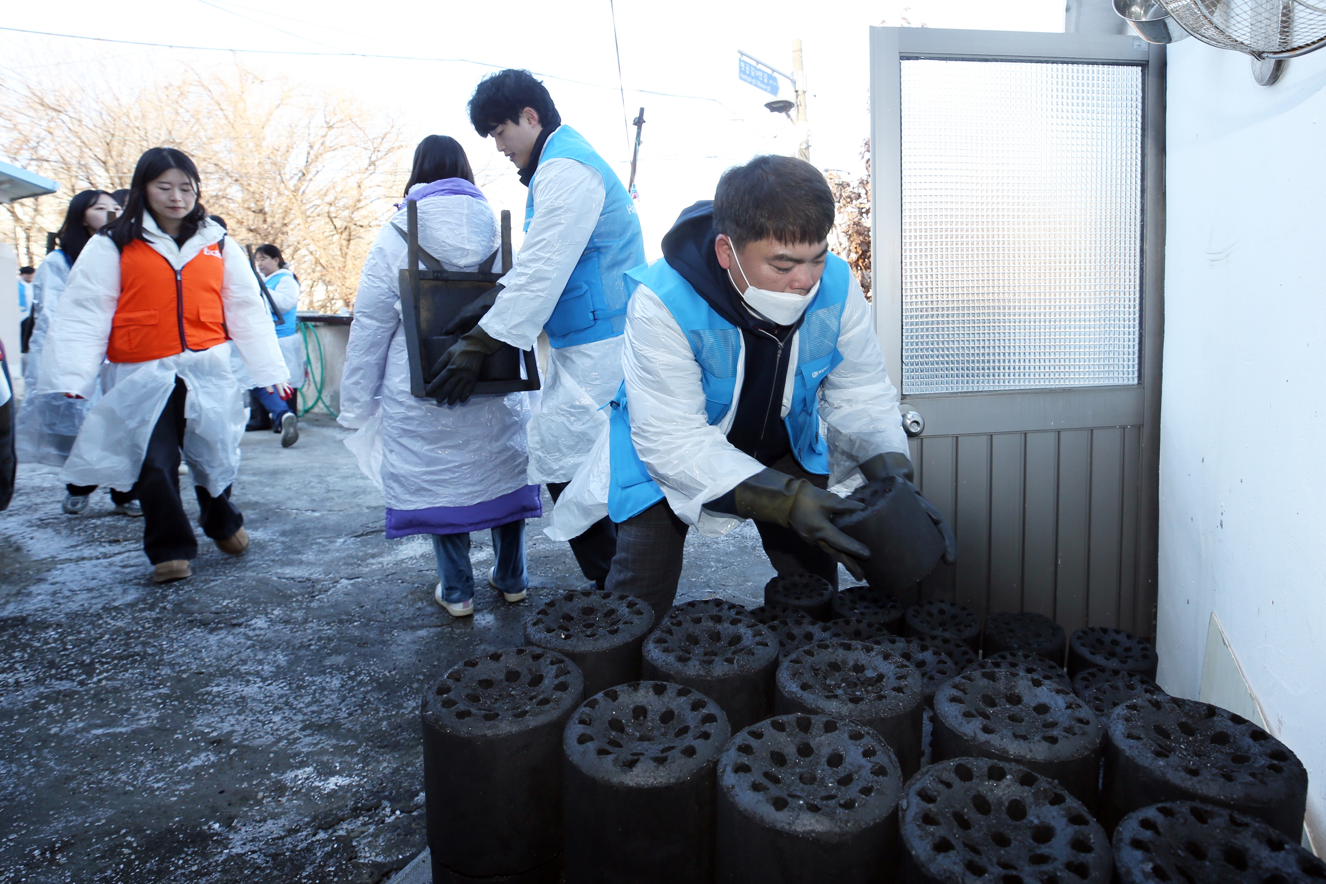 (251205)사랑의 연탄배달(7749)