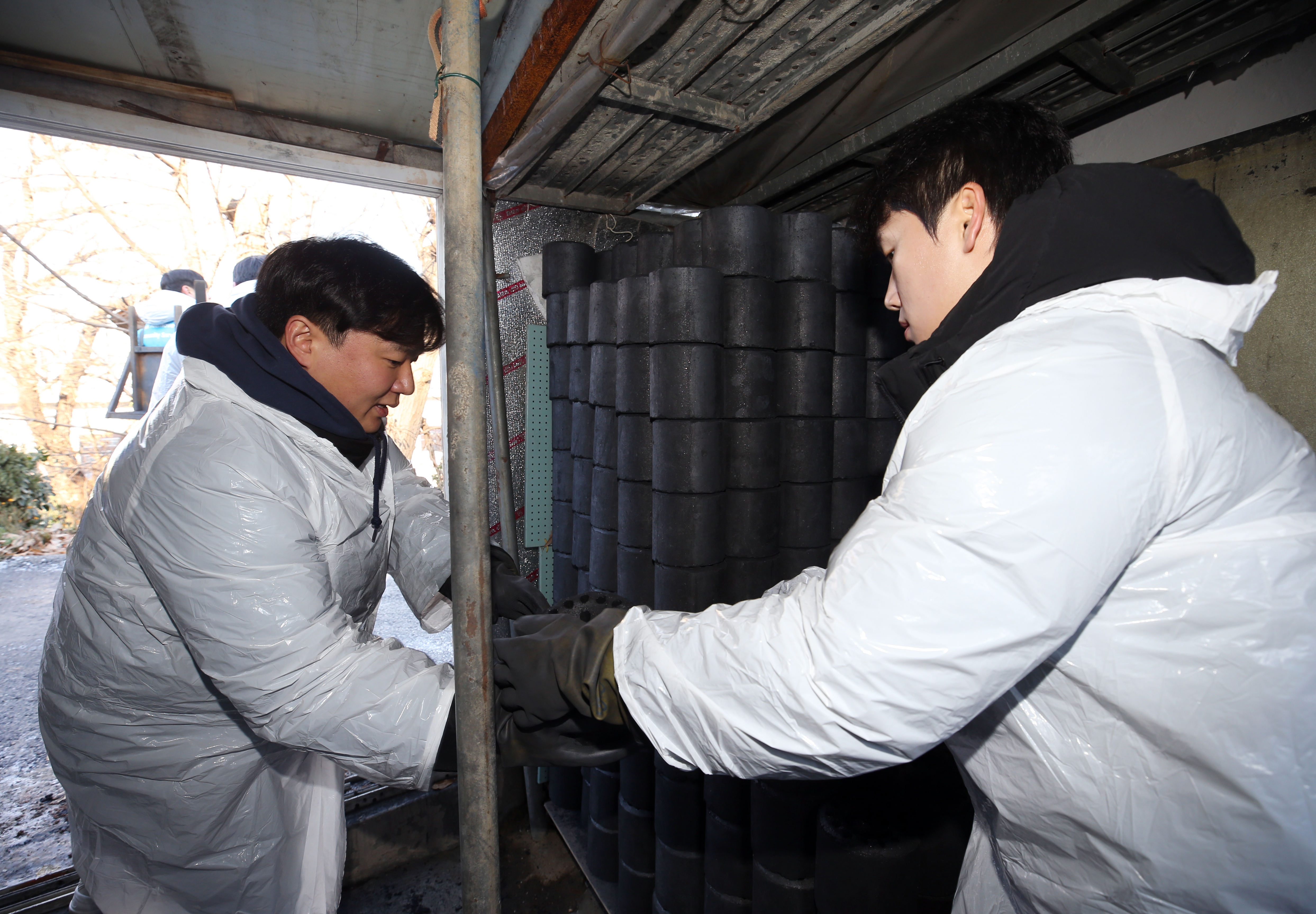 (251205)사랑의 연탄배달(7748)