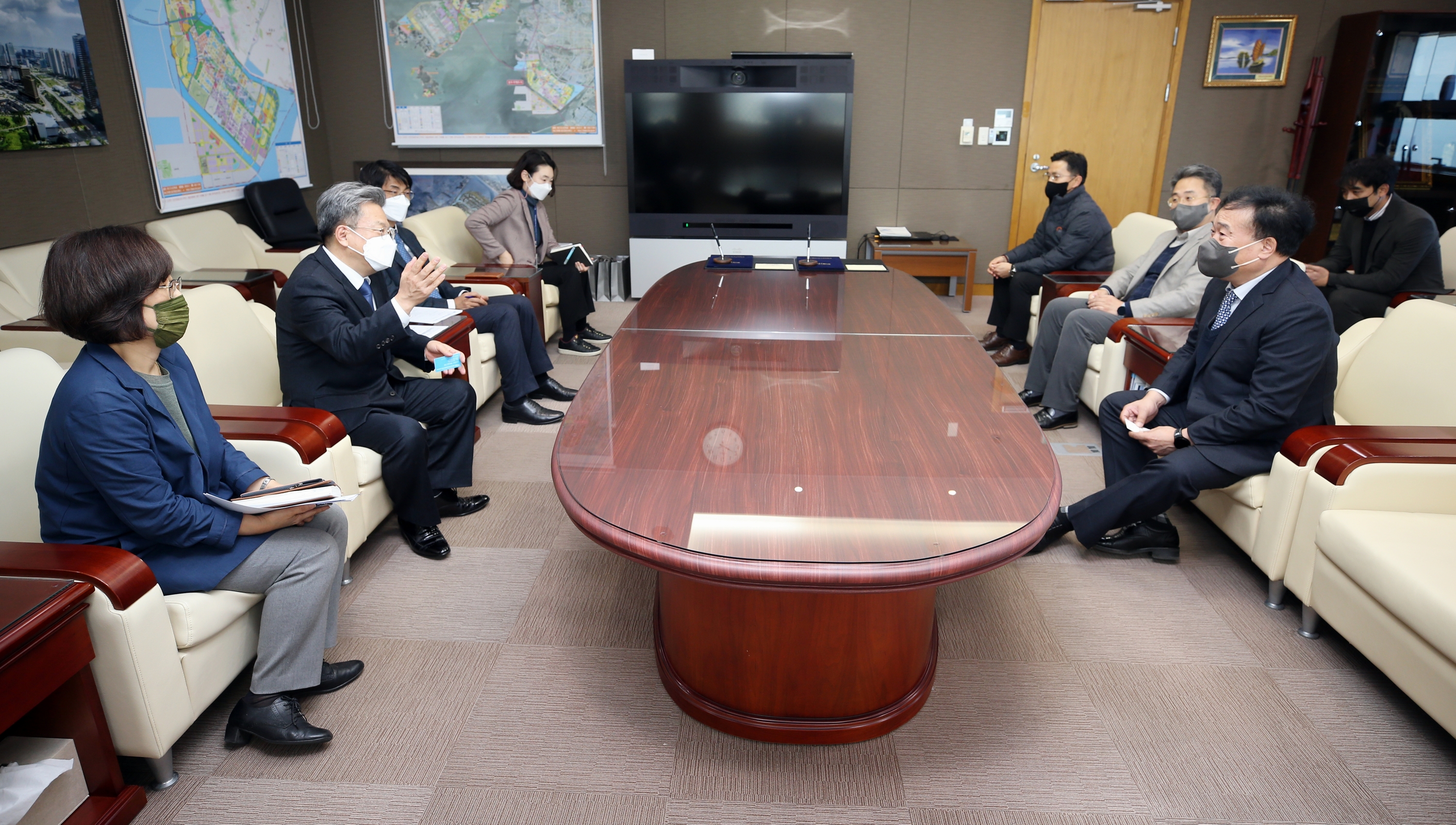 (211221)IFEZ-YMT 토지매매계약 체결(6893)-3000px