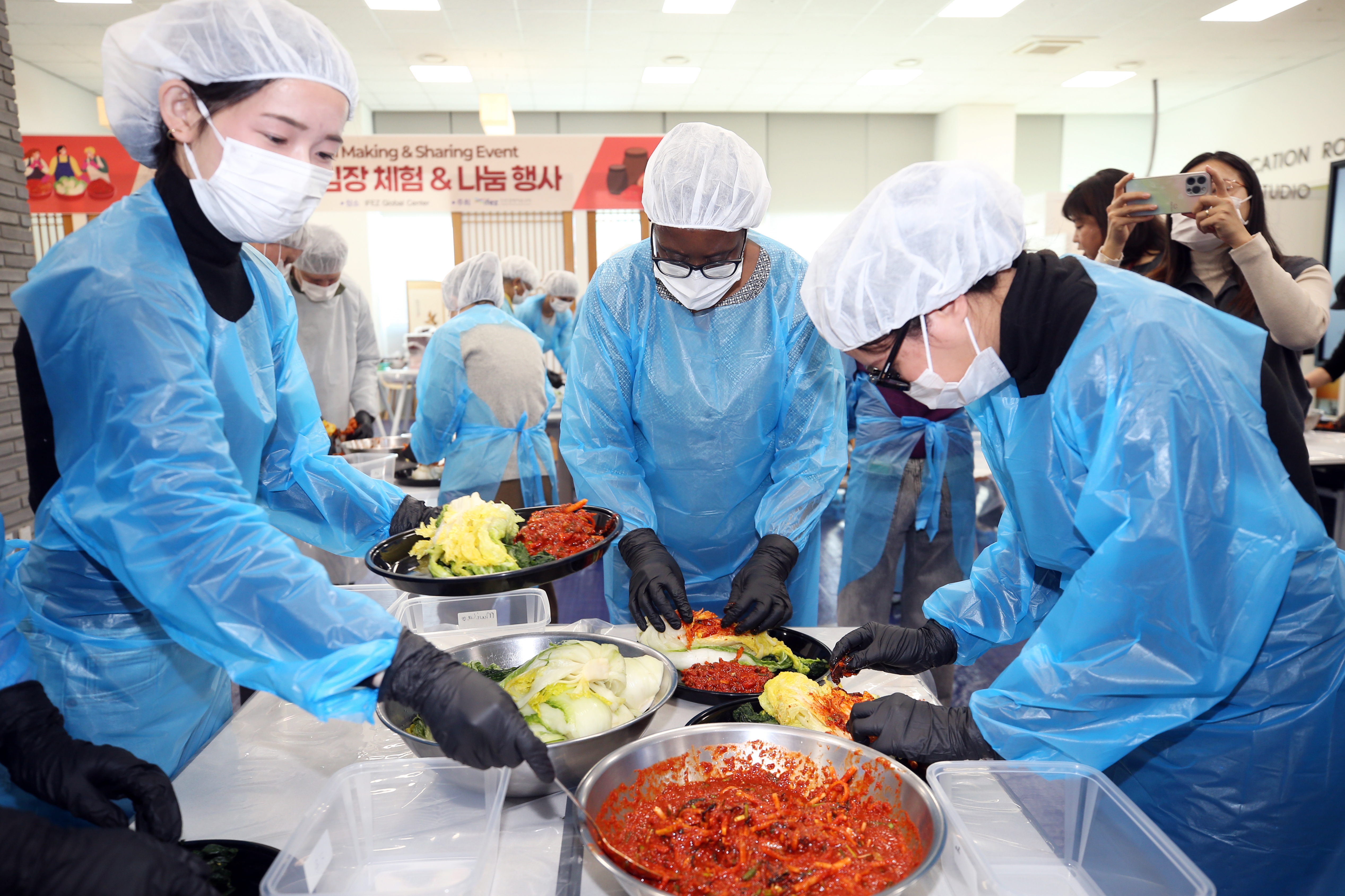 (251128)외국인 김장체험-나눔행사(3376)