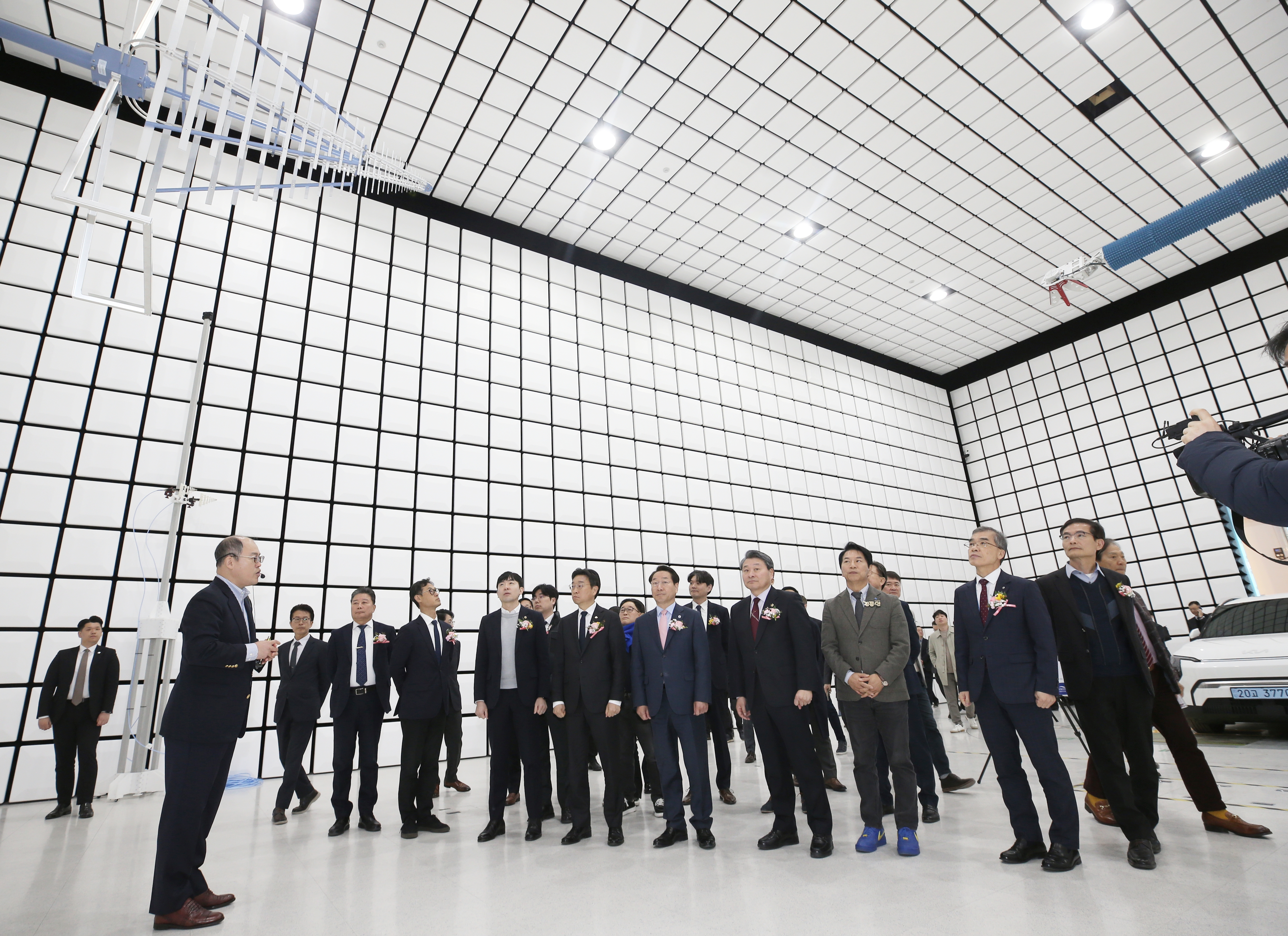 (260319)커넥티드카 소재부품 인증평가센터 개소(0021)-원본