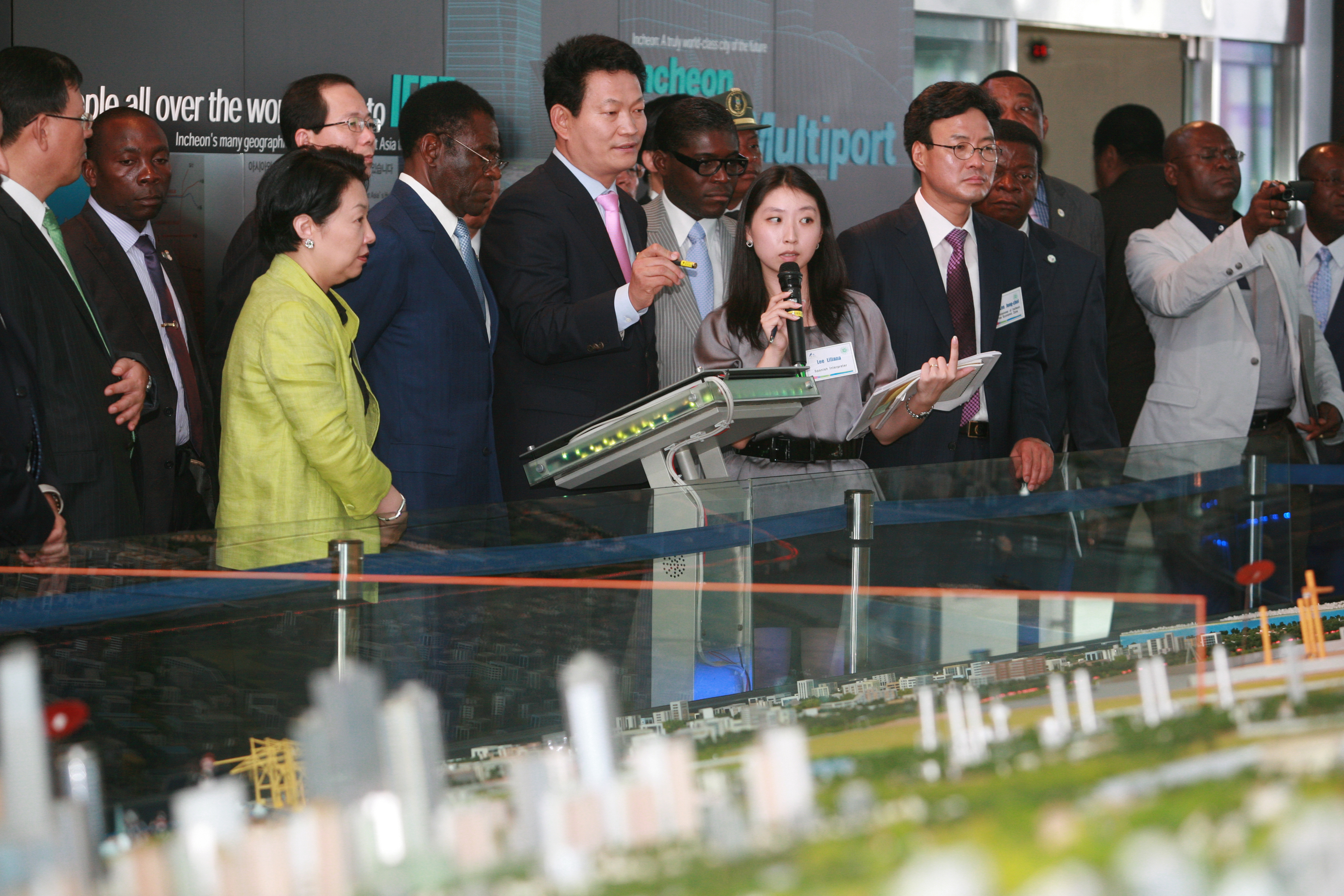 (100813)적도 기니 대통령 일행 방문(082605)-원본