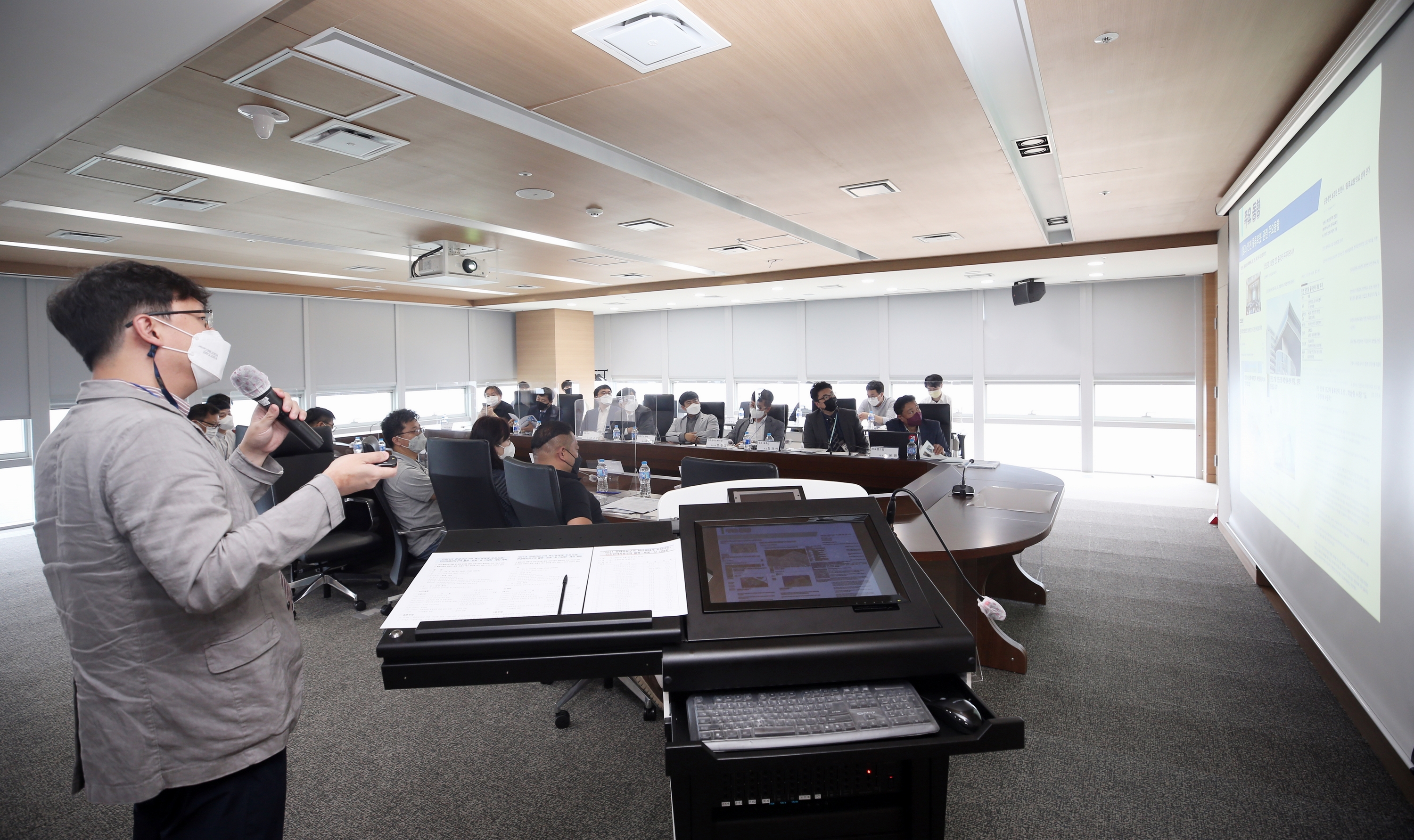 (210610)물류-로봇-AI 간담회(7113)-3000px