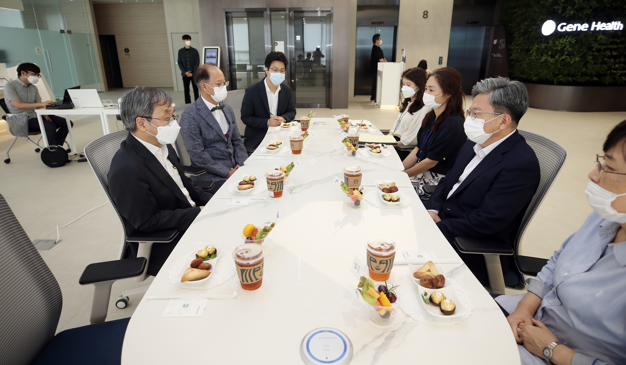 (200806)마크로젠 회장 면담(2001)-2000px