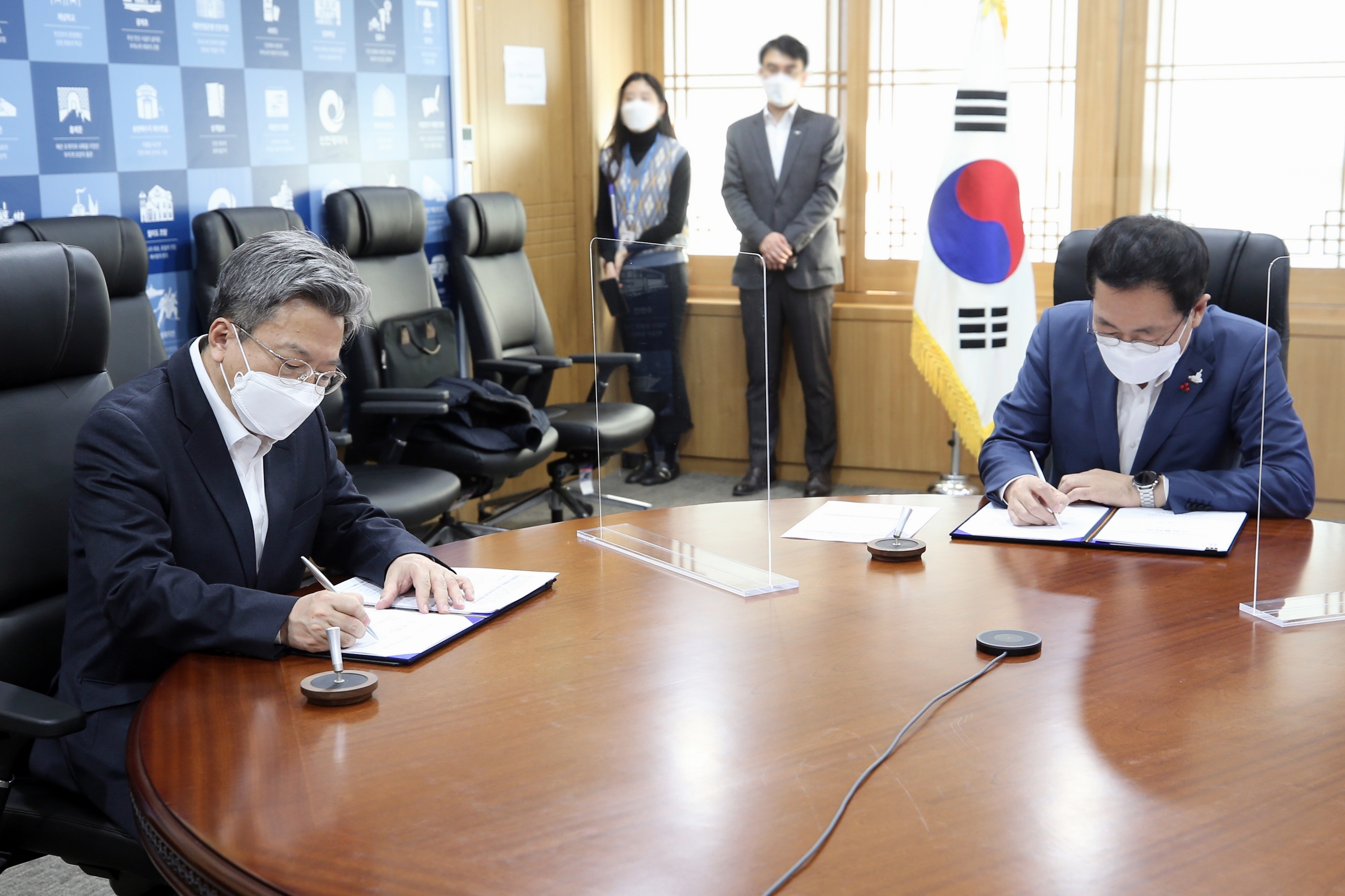 (201218)연세대 2단계 사업협약 체결(9612)-3000px